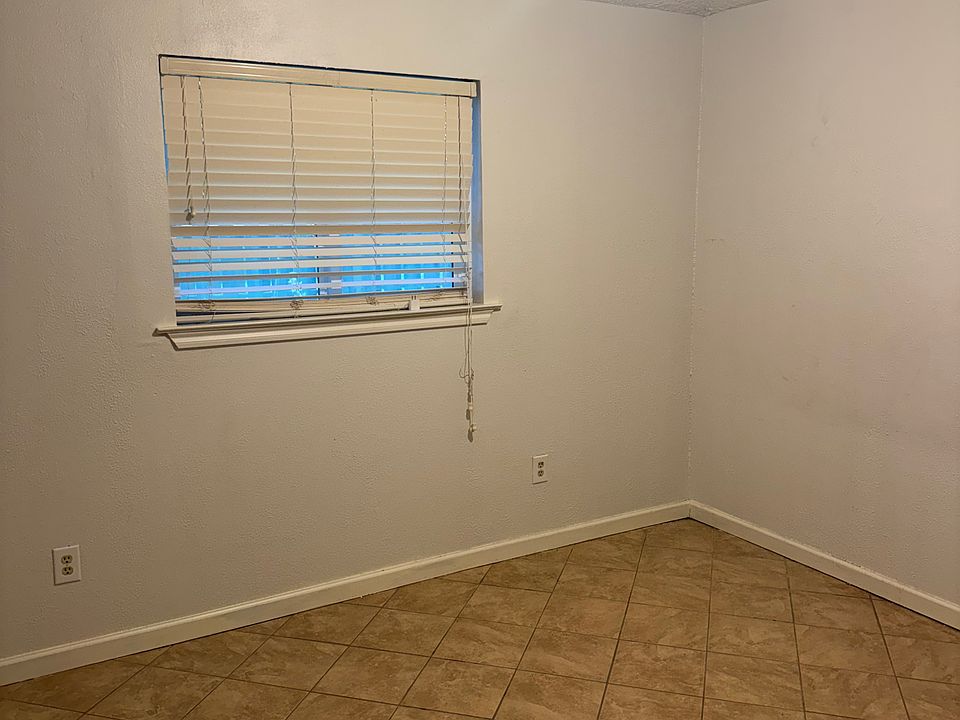 1st image of 12119 Woolford Dr