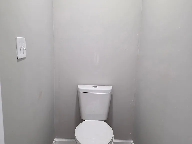 697 Armitage Way — Photo 34