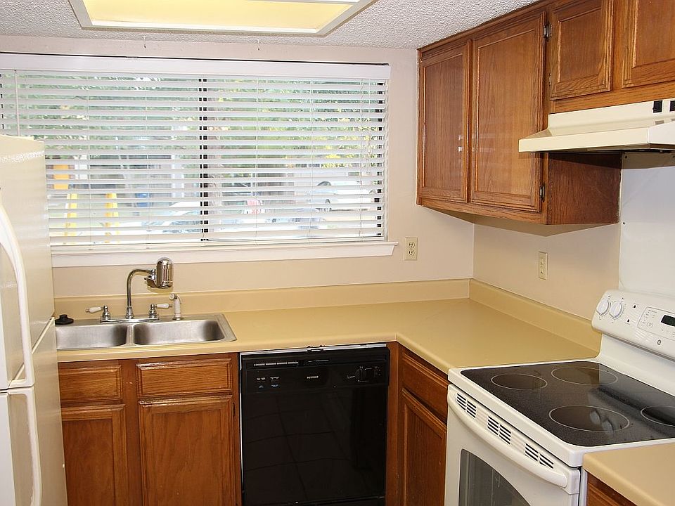 Now has microwave above stove and new stove coming