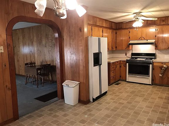 2nd image of 205 Massey St