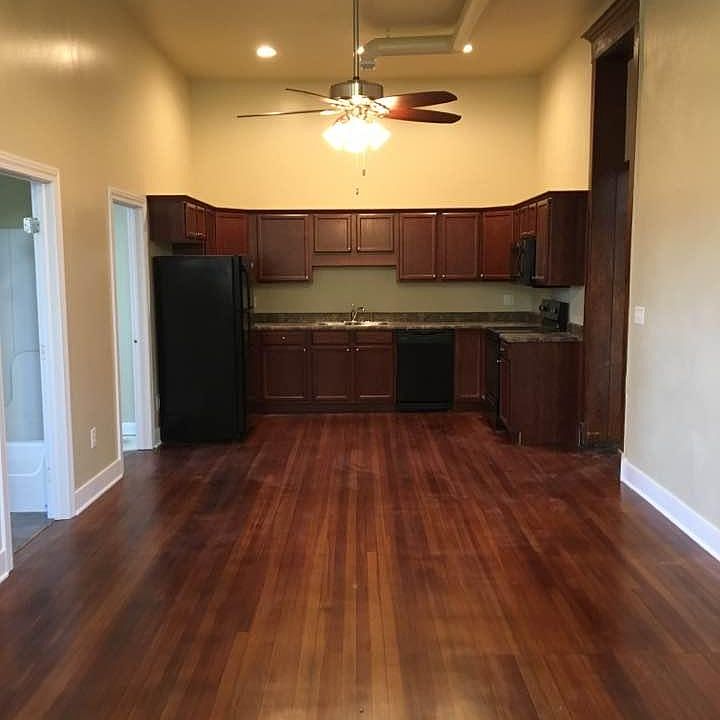 Open floor plan (kitchen, living, dining room)