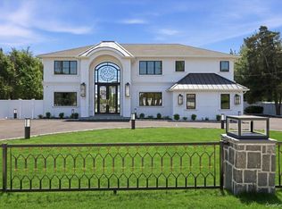 72 Haypath Rd, Bethpage, NY 11714