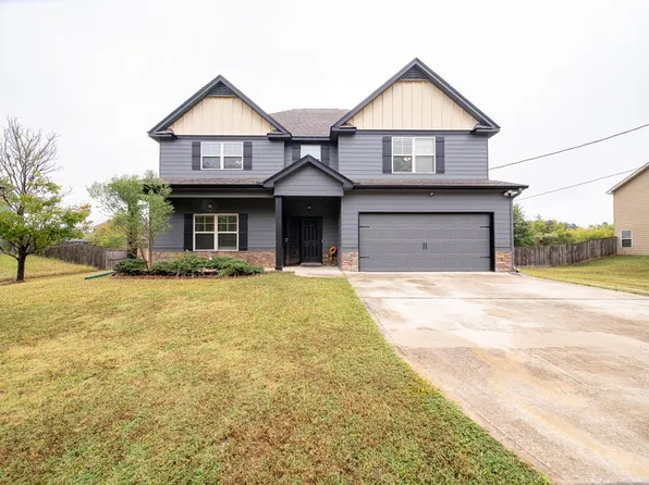 305 Owens Rd, Fort Mitchell, AL 36856