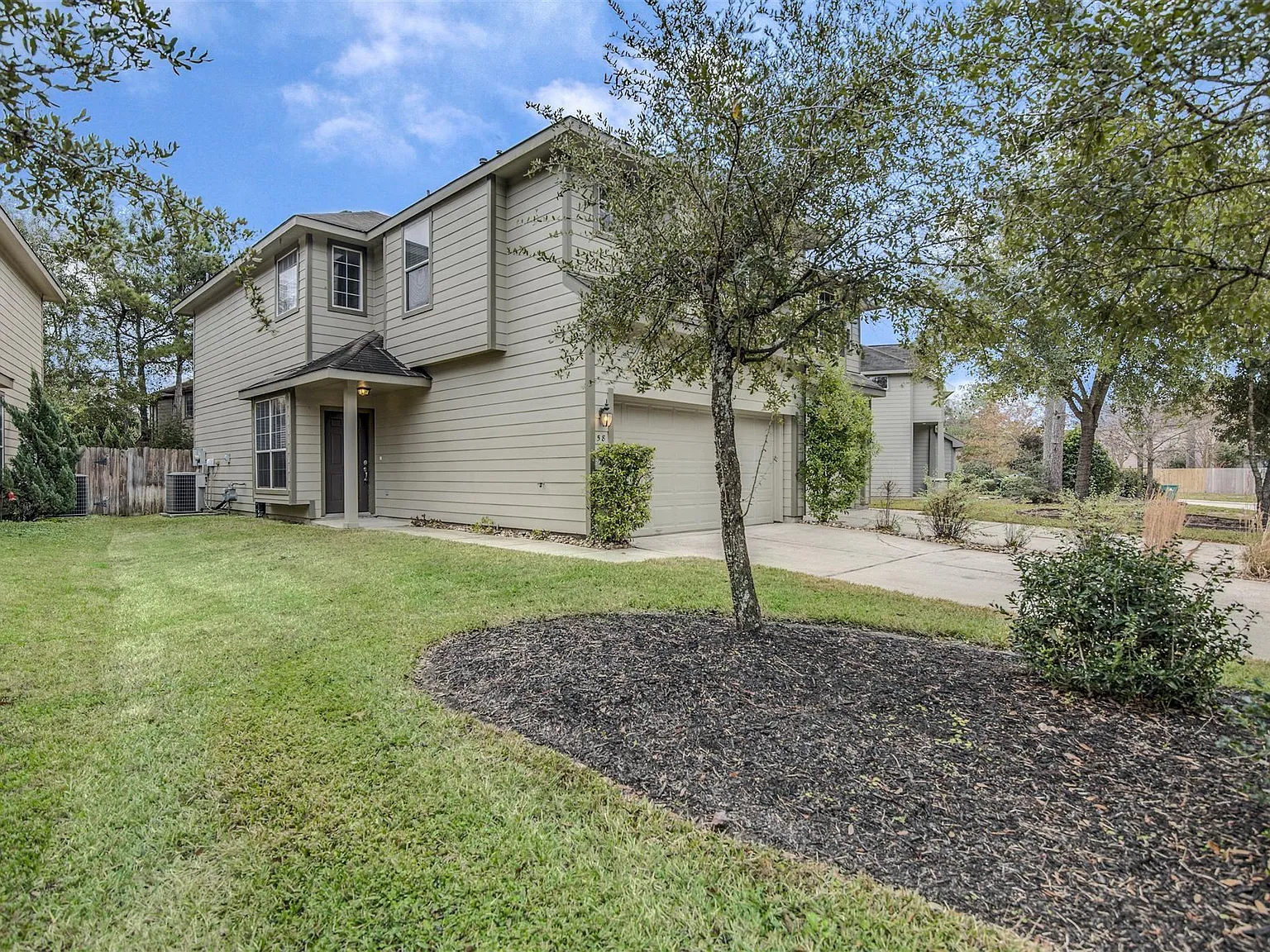 3 bed, 2.5 bath, 1624 sqft, $1,900 — Photo 1