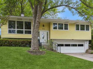 225 Linden Ct, Iowa City, IA 52245