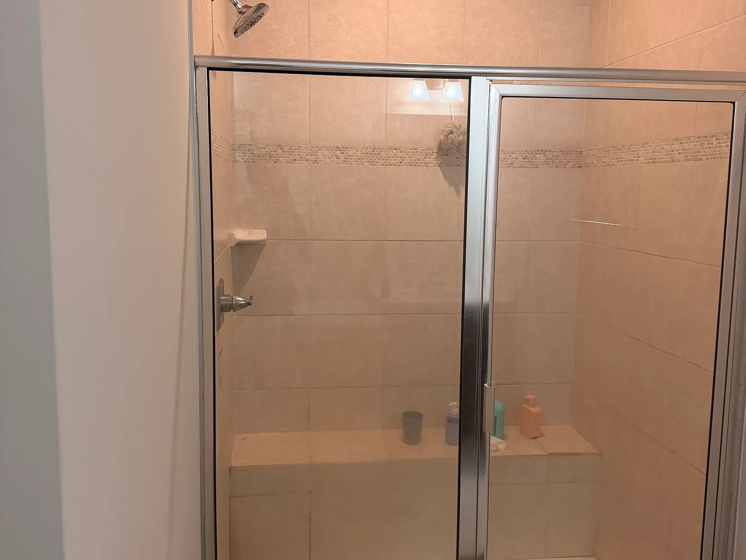 4 bed, 2400 sqft, $2,500 — Photo 4