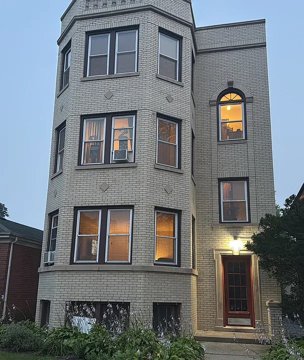 1316 Seward St #3