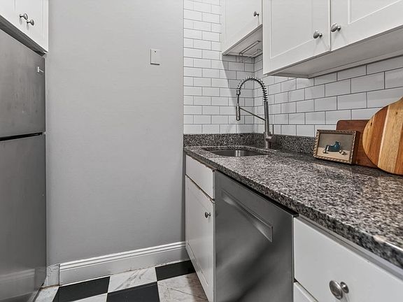 5th image of 103 Beacon St APT 1