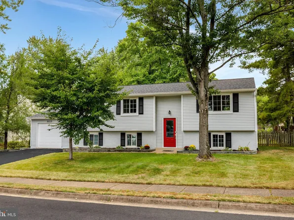 1113 Bicksler Dr, Herndon, VA 20170