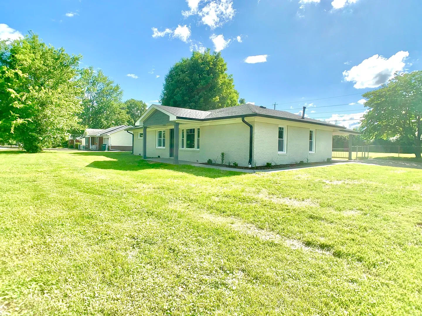 427 Wayne Dr — Photo 3
