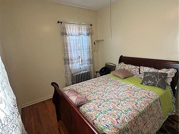 3rd image of 3915 Clarendon Rd
