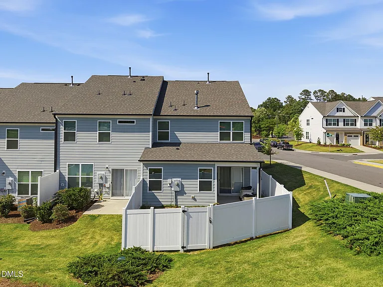 201 Marbella Grove Ct — Photo 35