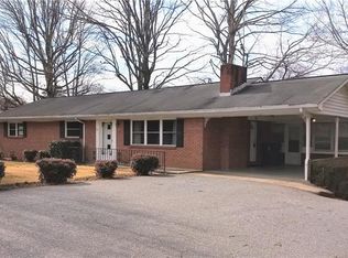 604 Hawthorne St, Hudson, NC 28638