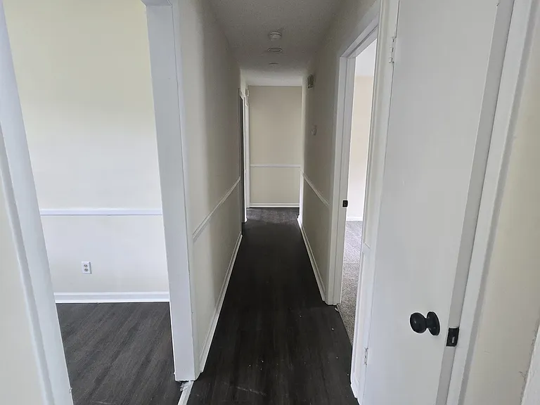 703 Zircon Ct — Photo 2