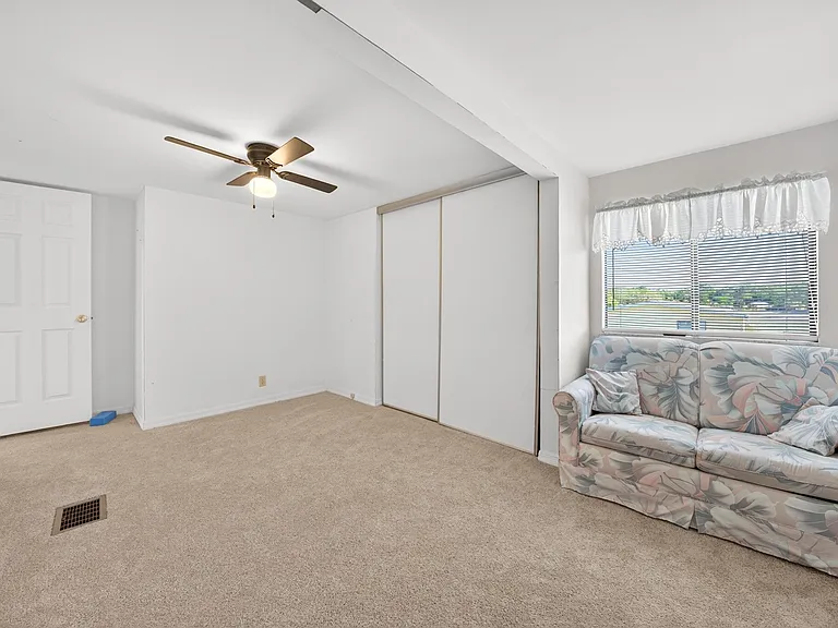 516 Jason Dr — Photo 23