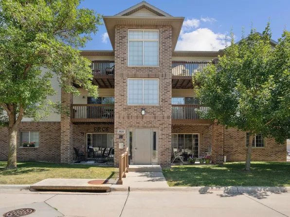 3633 Pheasant Ln APT 6, Waterloo, IA 50701