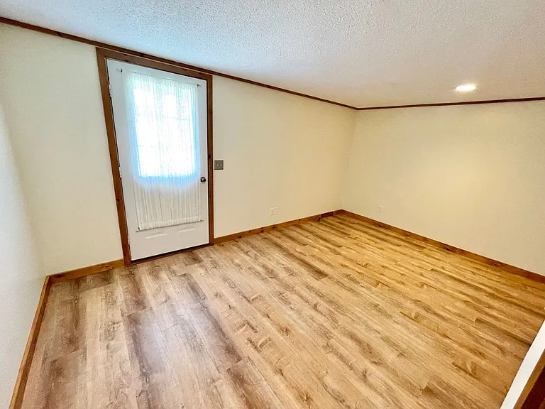 3724 Shelburne Rd — Photo 11