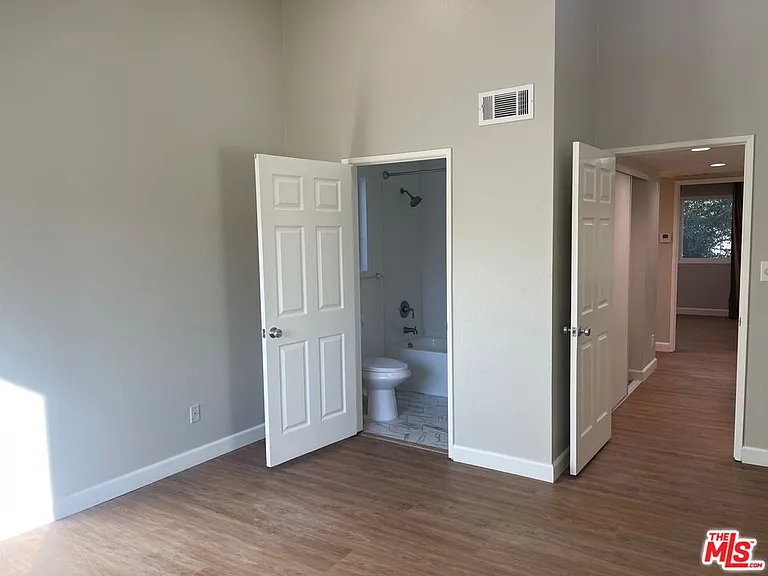 7327 Willoughby Ave #7 — Photo 6
