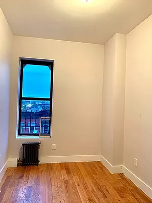 Rented by Max Apt LLC | media 31