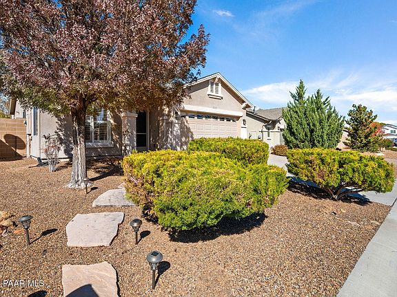 3rd image of 8240 N Whistling Acres Way