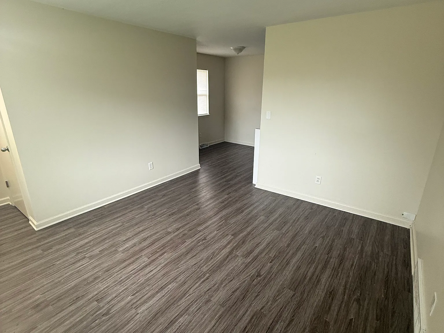 1 bed, 800 sqft, $995 — Photo 3