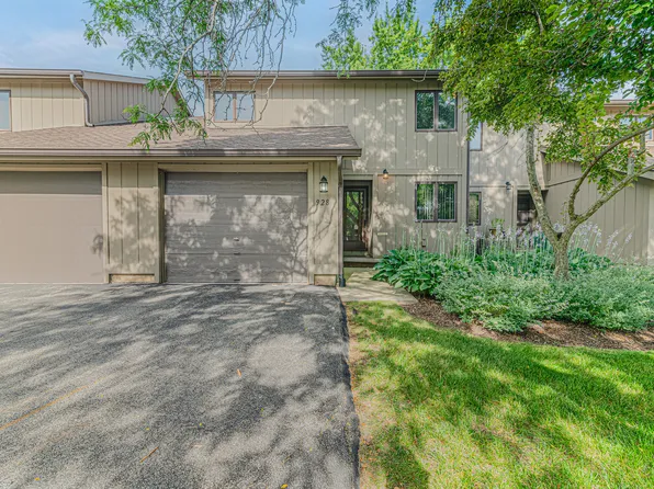 928 Stratford Ct #23, Grayslake, IL 60030