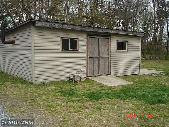 Exterior (Rear)