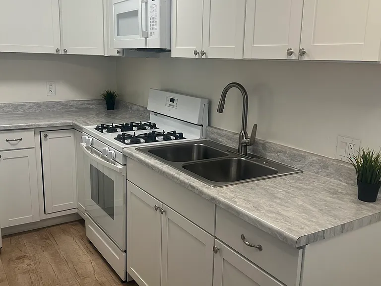 Northpoint Apartments — Photo 12