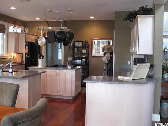 2nd image of 5 Sussex Court