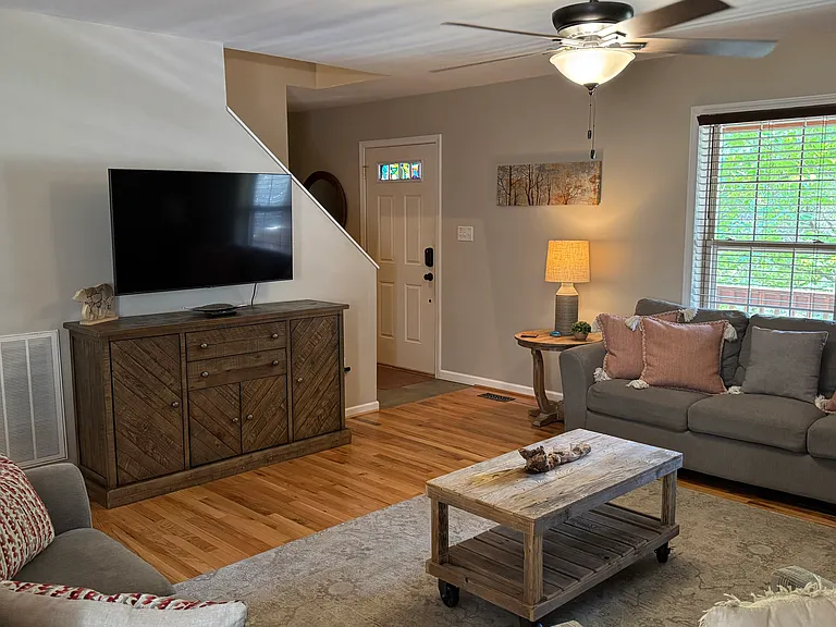 1351 N Pine Run Rd — Photo 8