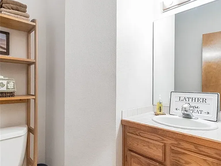 141 E Fairway Dr — Photo 16