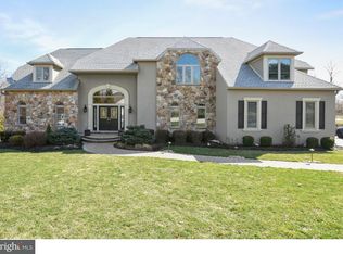 4 Cedar Crest Cir, Broomall, PA 19008