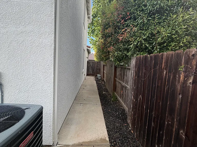 109 Cropton Ct — Photo 62