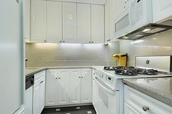 Sold by Corcoran | media 23