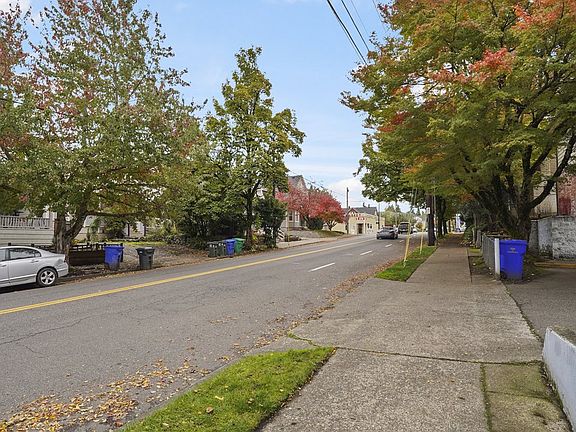 3rd image of 1910 SE Stark St
