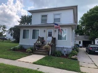 221 N Hall St, Algona, IA 50511