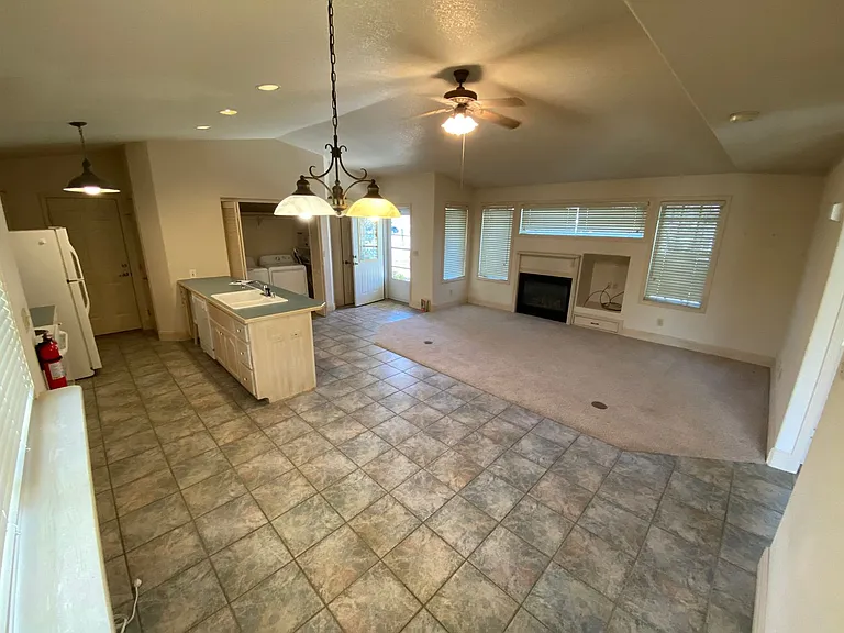 30 Sunshine Ct #B — Photo 3