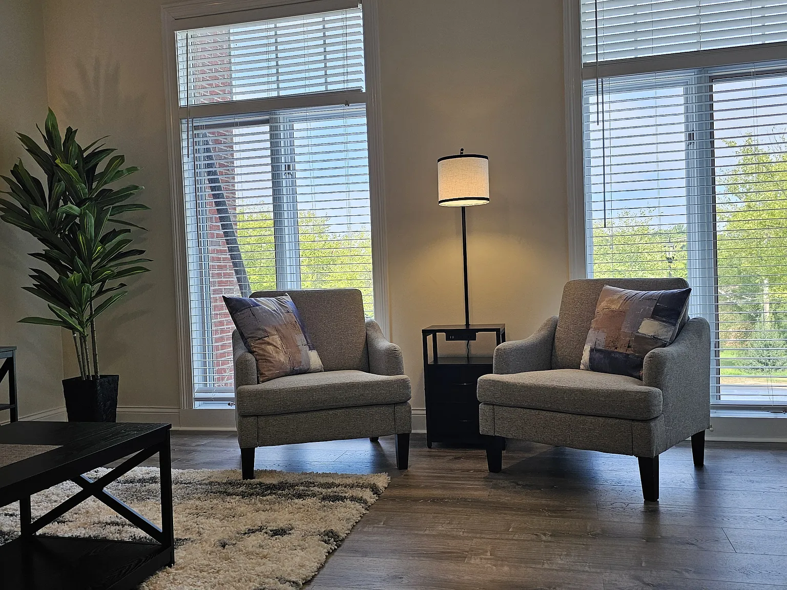2 bed, 1371 sqft, $2,575 — Photo 3