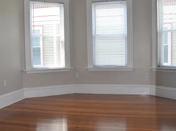 153 Salem St APT 3RF, Malden, MA 02148