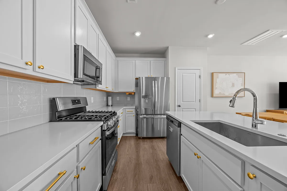 Building Photo - 915 Kinsey Aly