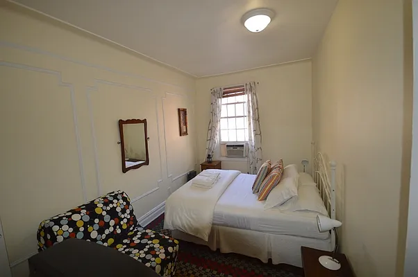 Rented by Universal Realty Group | media 5