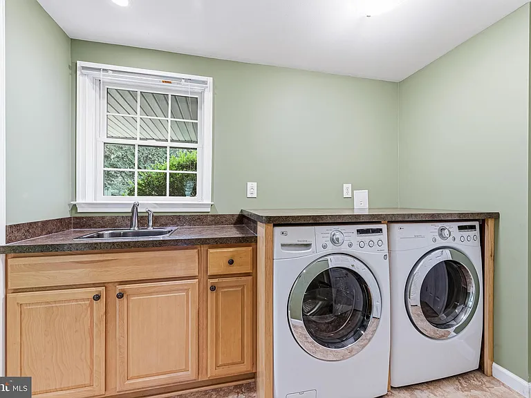 1432 Filene Ct — Photo 22