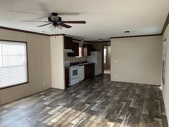4th image of 2602 W 5th St