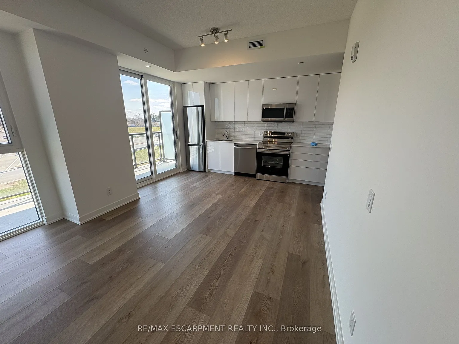 2 bed, $1,850 — Photo 2