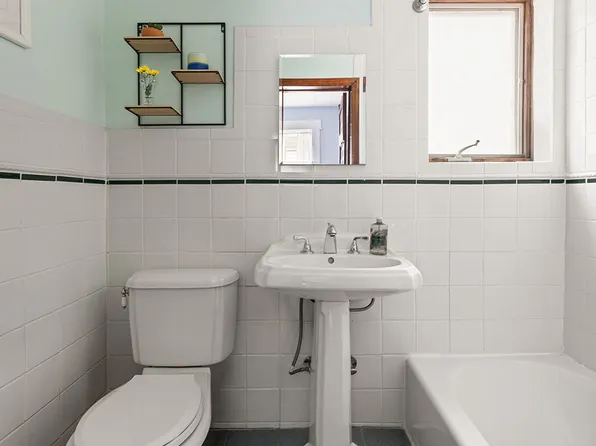 9221 Ridge Boulevard image 11 of 12