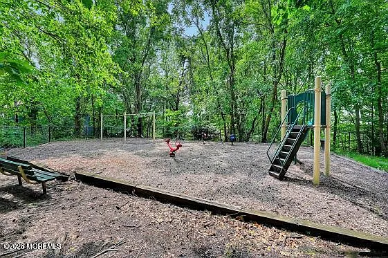 80 Bradford Ct — Photo 9