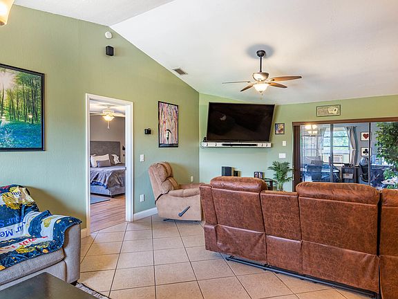 5th image of 144 NE Sagamore Terrace