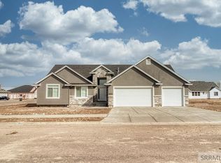 559 E Fullerton Ln, Idaho Falls, ID 83404