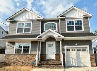1640 Empire St, Elmont, NY 11003