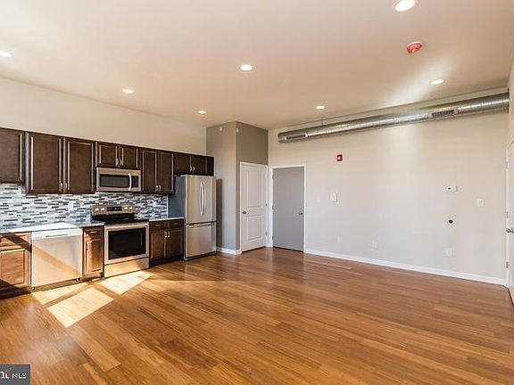 2nd image of 2418-20 Frankford Ave #7